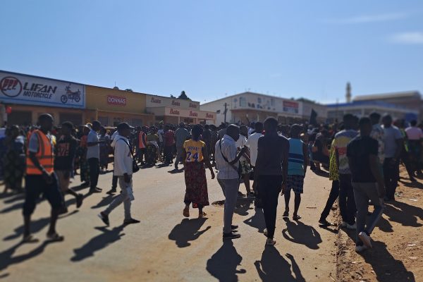 Kaunjika vendors demonstrate govt blinks